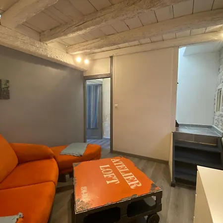 Holiday home Bienvenue Au 6 - Calme Et Charme De La Pierre. Fourques (Gard)