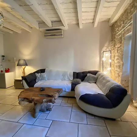 Holiday home Bienvenue Au 6 - Calme Et Charme De La Pierre.