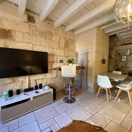 Bienvenue Au 6 - Calme Et Charme De La Pierre. Hébergement de vacances *