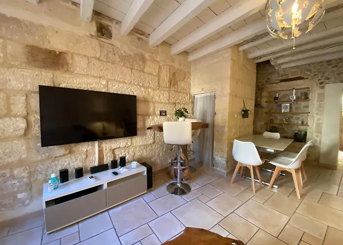 Bienvenue Au 6 - Calme Et Charme De La Pierre. Holiday home *
