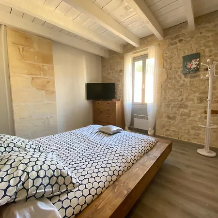Bienvenue Au 6 - Calme Et Charme De La Pierre. Feriehus Fourques (Gard)